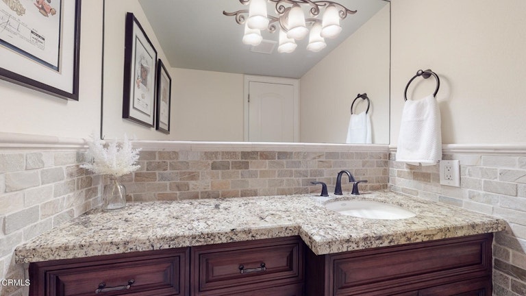 Photo 37 of 53 - 1743 Camino De Villas, Burbank, CA 91501