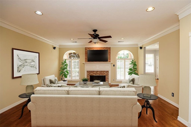 Photo 11 of 50 - 16011 Camillia Trl, Tomball, TX 77377