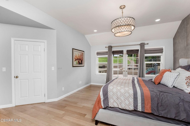 Photo 39 of 60 - 4641 Caritina Dr, Tarzana, CA 91356
