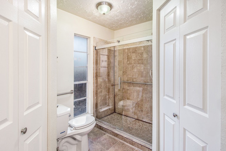 Photo 11 of 17 - 15822 Manfield Dr, Houston, TX 77082