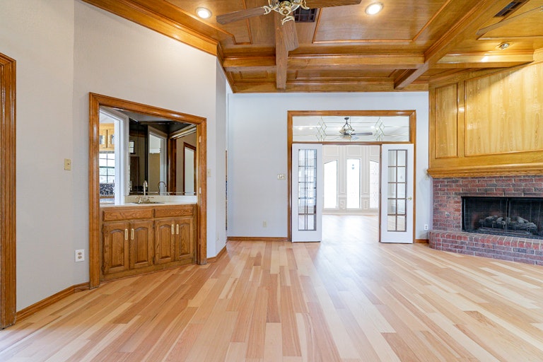 Photo 22 of 36 - 1721 Knob Hill Dr, Garland, TX 75043