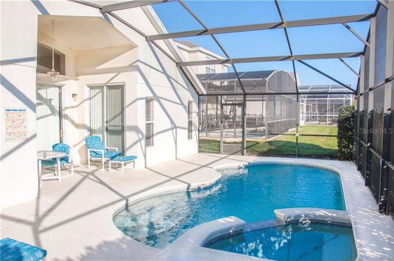 Photo 3 of 19 - 301 Henley Cir, Davenport, FL 33896