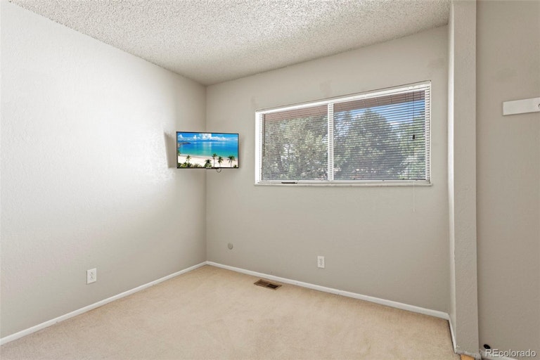 Photo 15 of 19 - 3685 S Kittredge St Unit C, Aurora, CO 80013