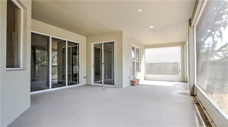 Photo 15 of 25 - 307 Carriage Oak Pl, Seffner, FL 33584