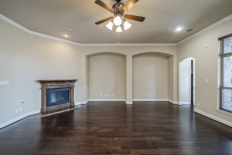 Photo 5 of 45 - 1326 Bastrop Glen Ln, League City, TX 77573