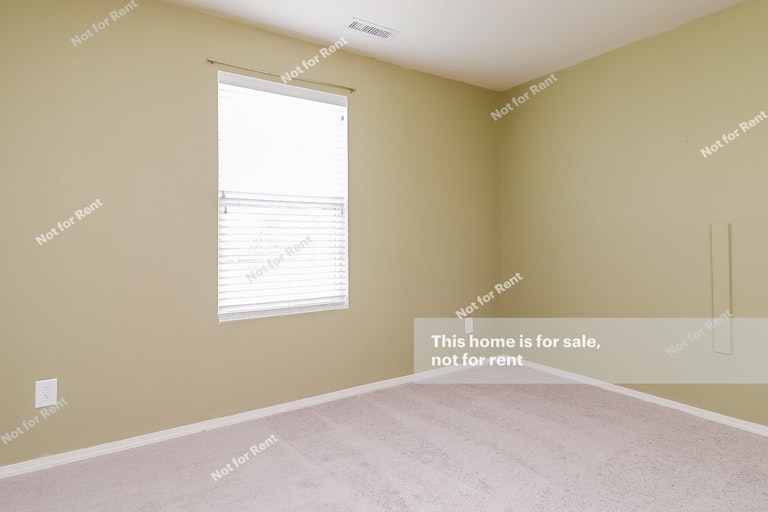 Photo 21 of 26 - 526 Kerriann Ln, Clayton, NC 27520