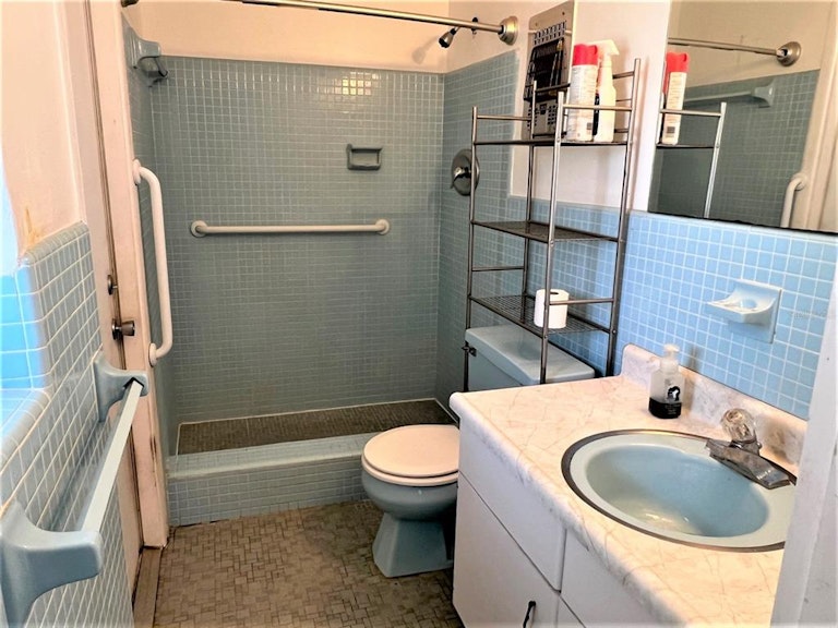Photo 20 of 41 - 1246 W Wellington Dr, Deltona, FL 32725