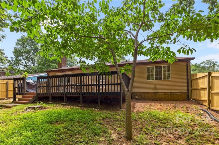 Photo 31 of 38 - 2700 Studley Rd, Charlotte, NC 28212