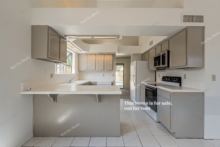 Photo 4 of 23 - 4850 E Dartmouth Cir, Mesa, AZ 85205