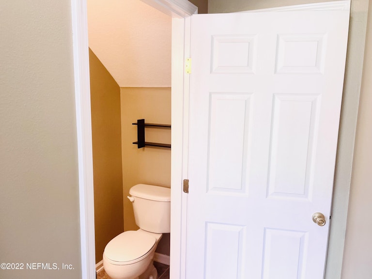 Photo 8 of 31 - 11066 Castlemain Cir E, Jacksonville, FL 32256