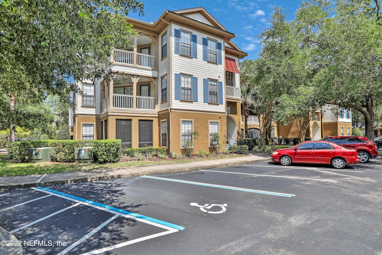 Photo 30 of 31 - 12700 Bartram Park Blvd #328, Jacksonville, FL 32258