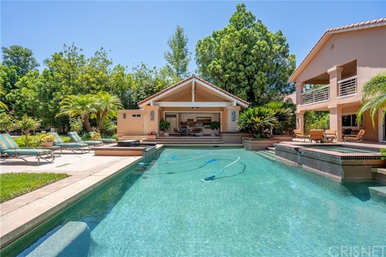 Photo 63 of 72 - 10214 Candleberry Ln, Northridge, CA 91324