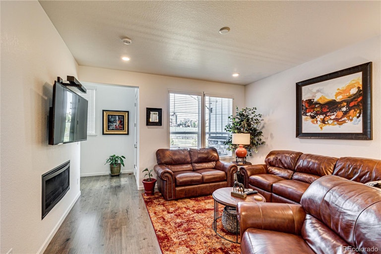 Photo 9 of 29 - 1566 Castle Creek Cir, Castle Rock, CO 80104