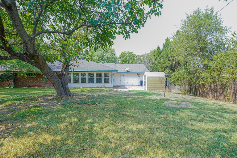 Photo 22 of 23 - 6425 Trail Lake Dr, Fort Worth, TX 76133