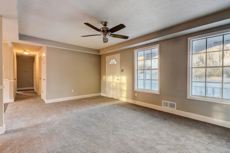 Photo 12 of 28 - 1518 Tanglewood Way NW, Conyers, GA 30012