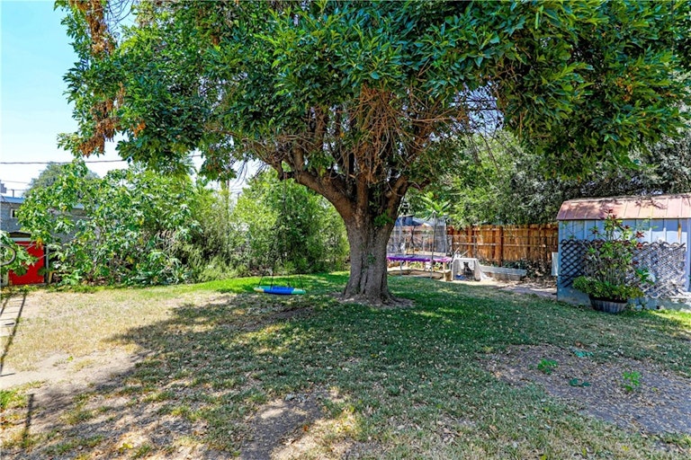 Photo 16 of 17 - 535 E Hollyvale St, Azusa, CA 91702