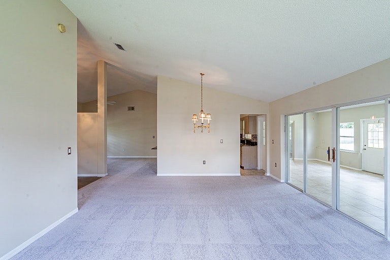 Photo 13 of 28 - 10158 Brandon Cir, Orlando, FL 32836