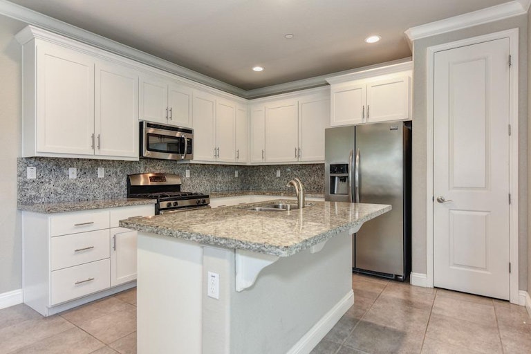 Photo 5 of 34 - 668 Addison Ln, Folsom, CA 95630