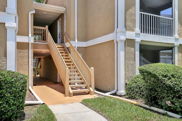 Photo 2 of 15 - 9481 Highland Oak Dr #907, Tampa, FL 33647