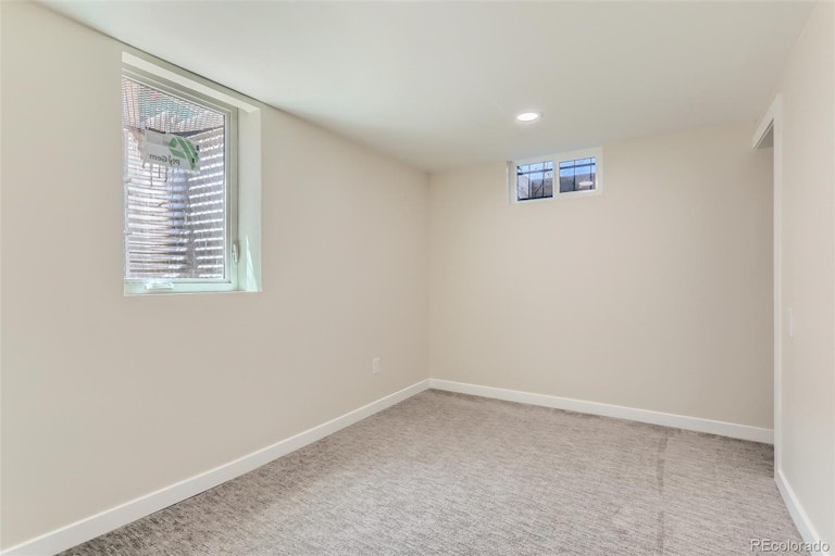 Photo 19 of 30 - 3261 Ivy St, Denver, CO 80207
