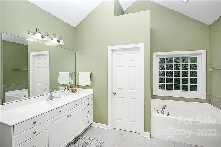 Photo 20 of 40 - 4066 Belle Meade Cir, Belmont, NC 28012