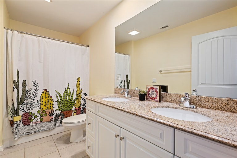 Photo 24 of 40 - 5617 Boros Dr, Austin, TX 78747