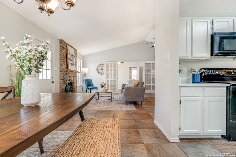 Photo 15 of 35 - 7418 Windbridge, San Antonio, TX 78250