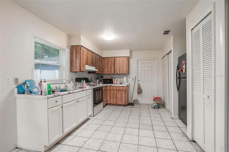 Photo 11 of 22 - 8803 N 13th St, Tampa, FL 33604
