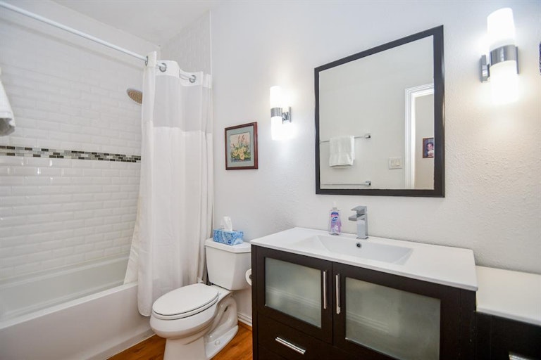 Photo 27 of 34 - 7702 Flax Dr, Houston, TX 77071