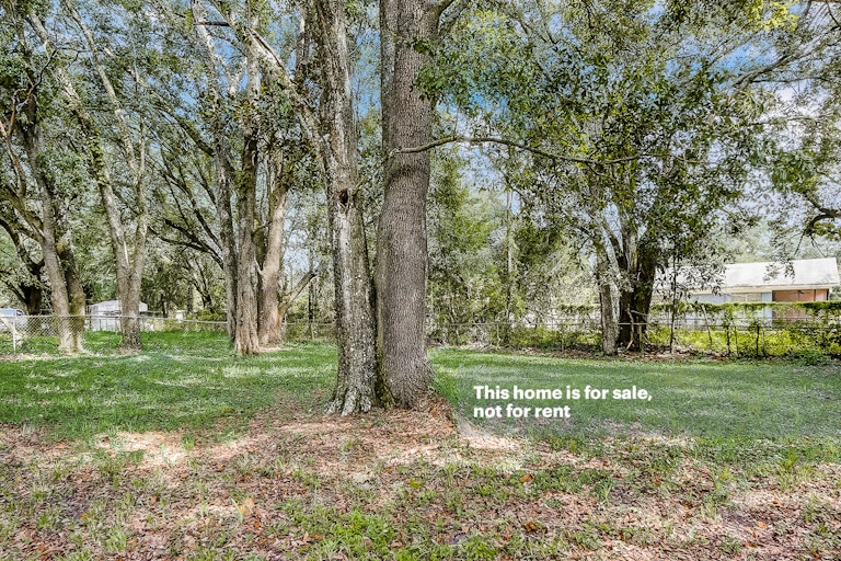 Photo 14 of 29 - 4030 Lockhart Dr N, Jacksonville, FL 32209