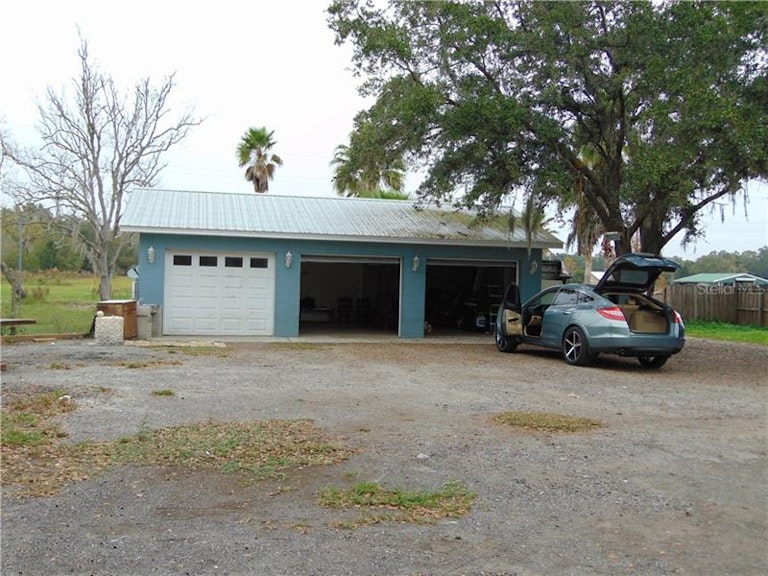 Photo 14 of 20 - 6608 W Knights Griffin Rd, Plant City, FL 33565