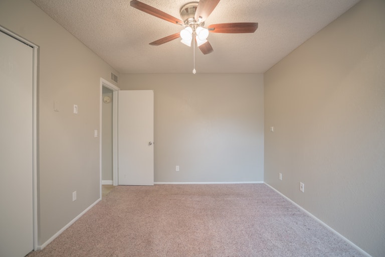 Photo 7 of 17 - 5136 E Evergreen St #1048, Mesa, AZ 85205