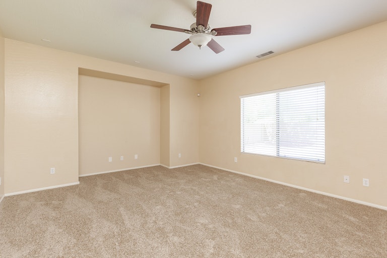 Photo 10 of 28 - 14999 N 137th Ln, Surprise, AZ 85379