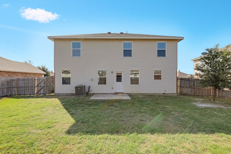 Photo 16 of 16 - 1432 Lauren Dr, Burleson, TX 76028