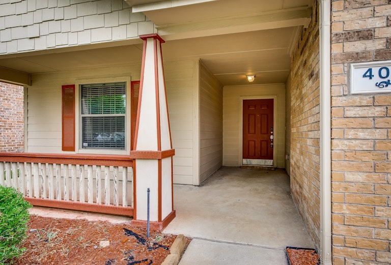 Photo 3 of 24 - 409 Twin Knoll Dr, McKinney, TX 75071