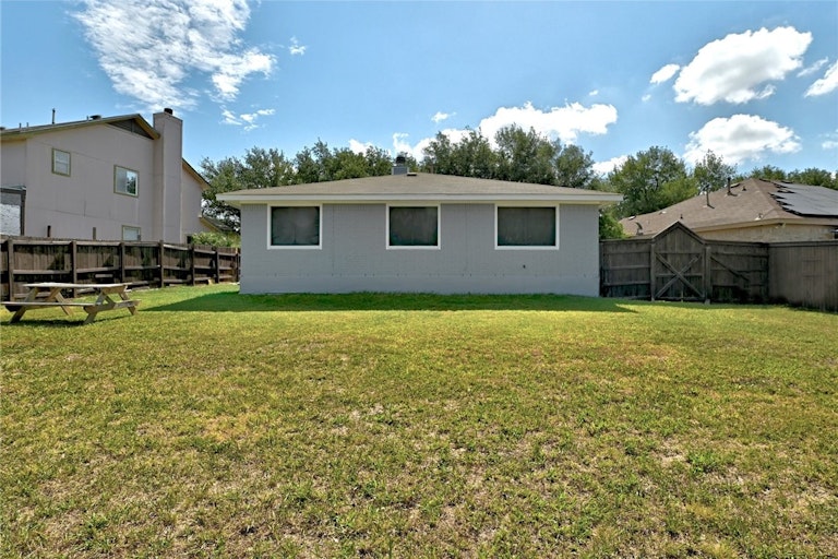 Photo 22 of 25 - 7228 Wardman Dr, Del Valle, TX 78617