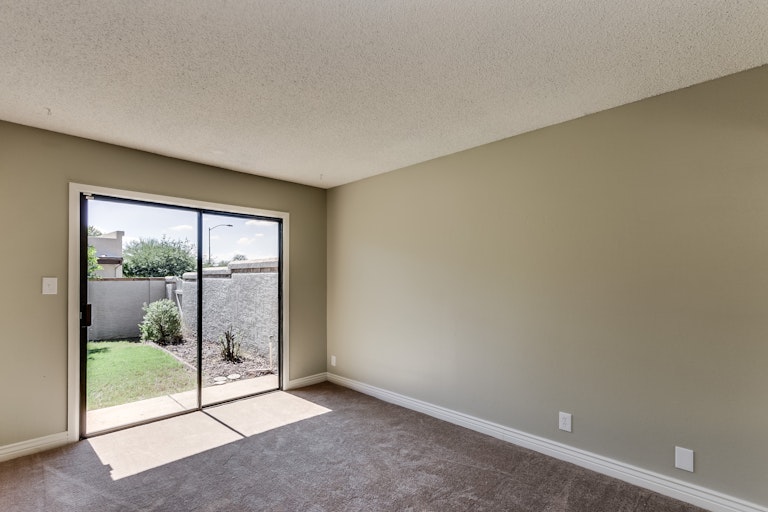 Photo 6 of 27 - 9407 E Laurel Ln, Scottsdale, AZ 85260