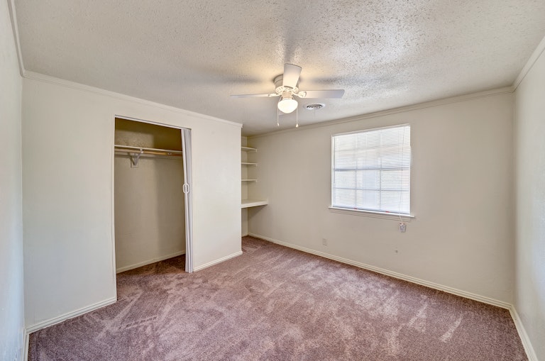 Photo 18 of 26 - 1412 Navaho St, Arlington, TX 76012