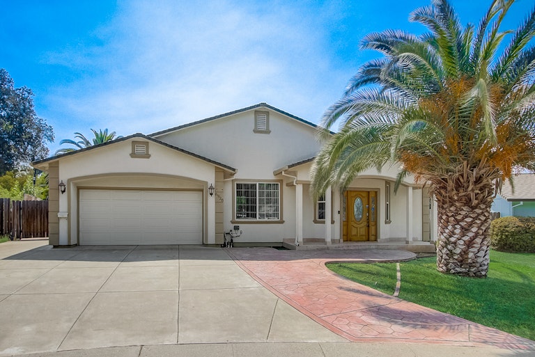 Photo 11 of 35 - 6928 Franela Way, Citrus Heights, CA 95621