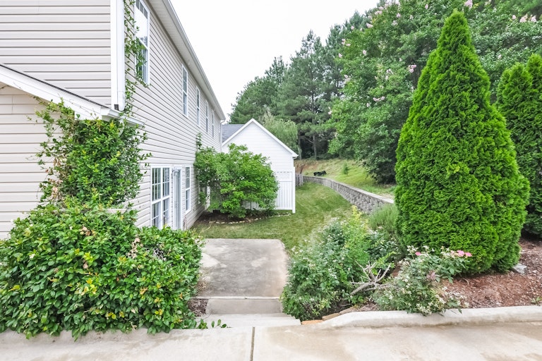 Photo 21 of 25 - 3003 White Cloud Cir, Apex, NC 27502