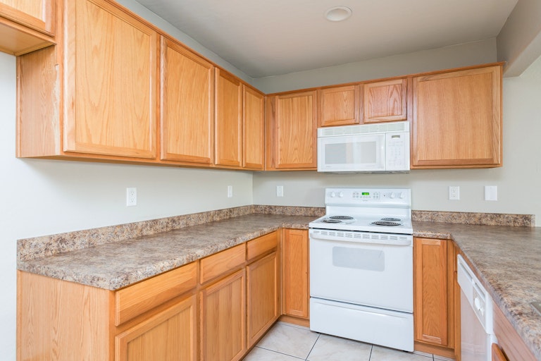 Photo 2 of 20 - 16015 N 30th St #116, Phoenix, AZ 85032