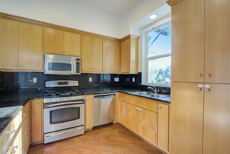 Photo 17 of 29 - 269 3rd St, West Sacramento, CA 95605