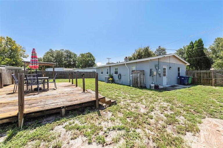 Photo 18 of 20 - 3211 W Tyson Ave, Tampa, FL 33611