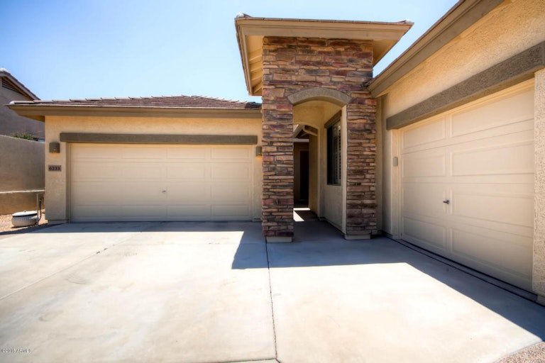 Photo 4 of 28 - 6233 W Bajada Rd, Phoenix, AZ 85083