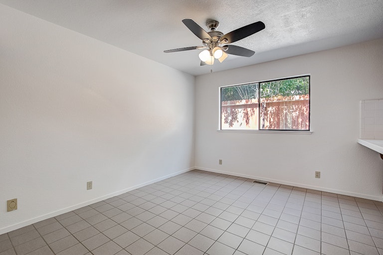 Photo 13 of 36 - 4232 Empire Way, Carmichael, CA 95608