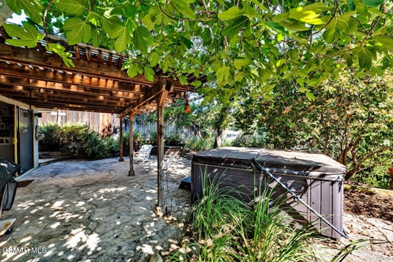 Photo 31 of 36 - 29301 Hillrise Dr, Agoura Hills, CA 91301