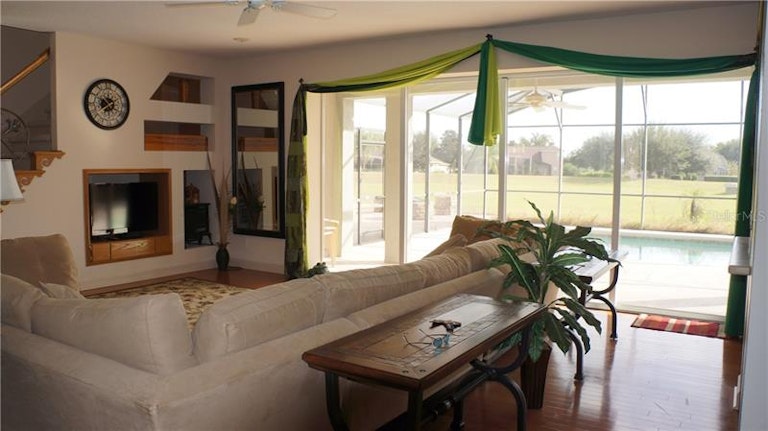 Photo 6 of 22 - 8019 Horse Ferry Rd, Orlando, FL 32835