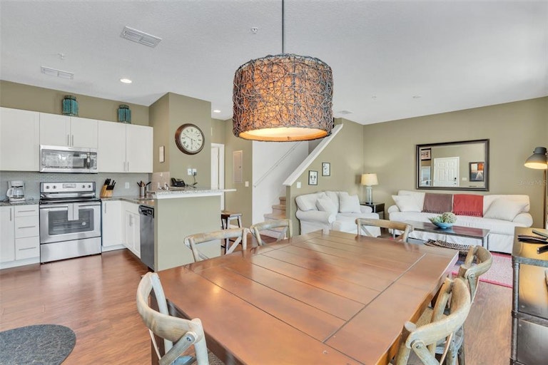 Photo 4 of 27 - 8959 Shine Dr, Kissimmee, FL 34747