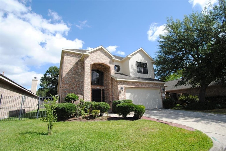 Photo 3 of 41 - 3118 Canyon Oak Ct, Houston, TX 77068