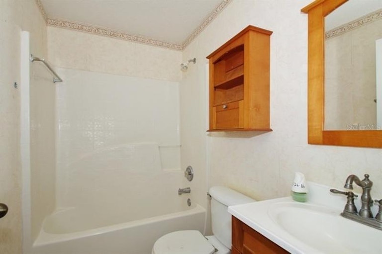 Photo 15 of 23 - 12925 Los Alamitos Ct, Orlando, FL 32837